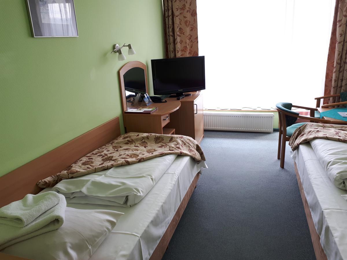Hotel Jaskolka Ustron Dış mekan fotoğraf