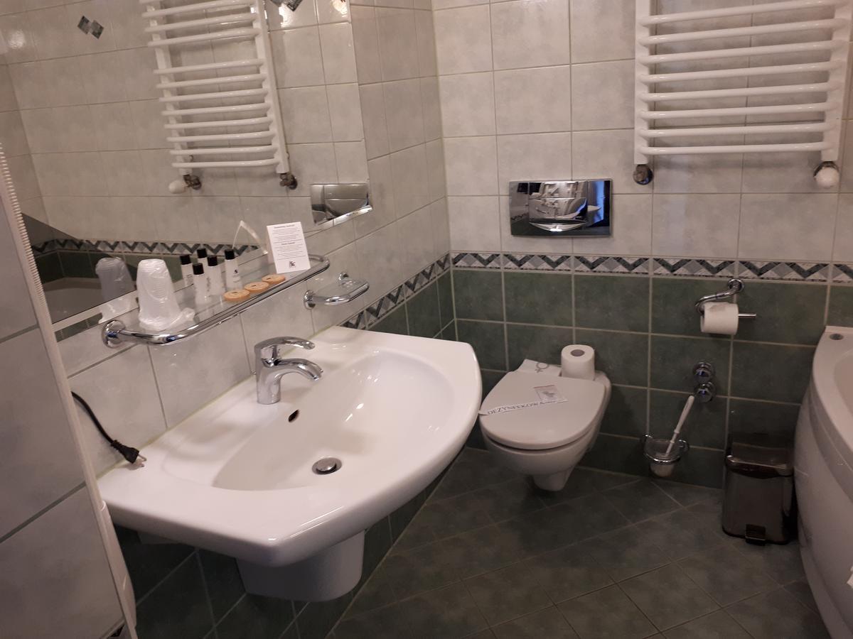 Hotel Jaskolka Ustron Dış mekan fotoğraf