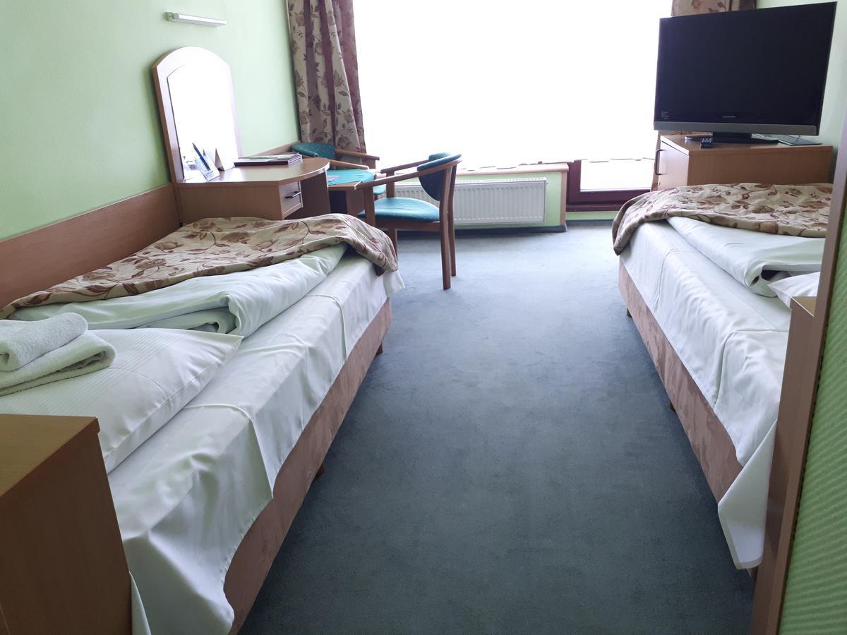 Hotel Jaskolka Ustron Dış mekan fotoğraf