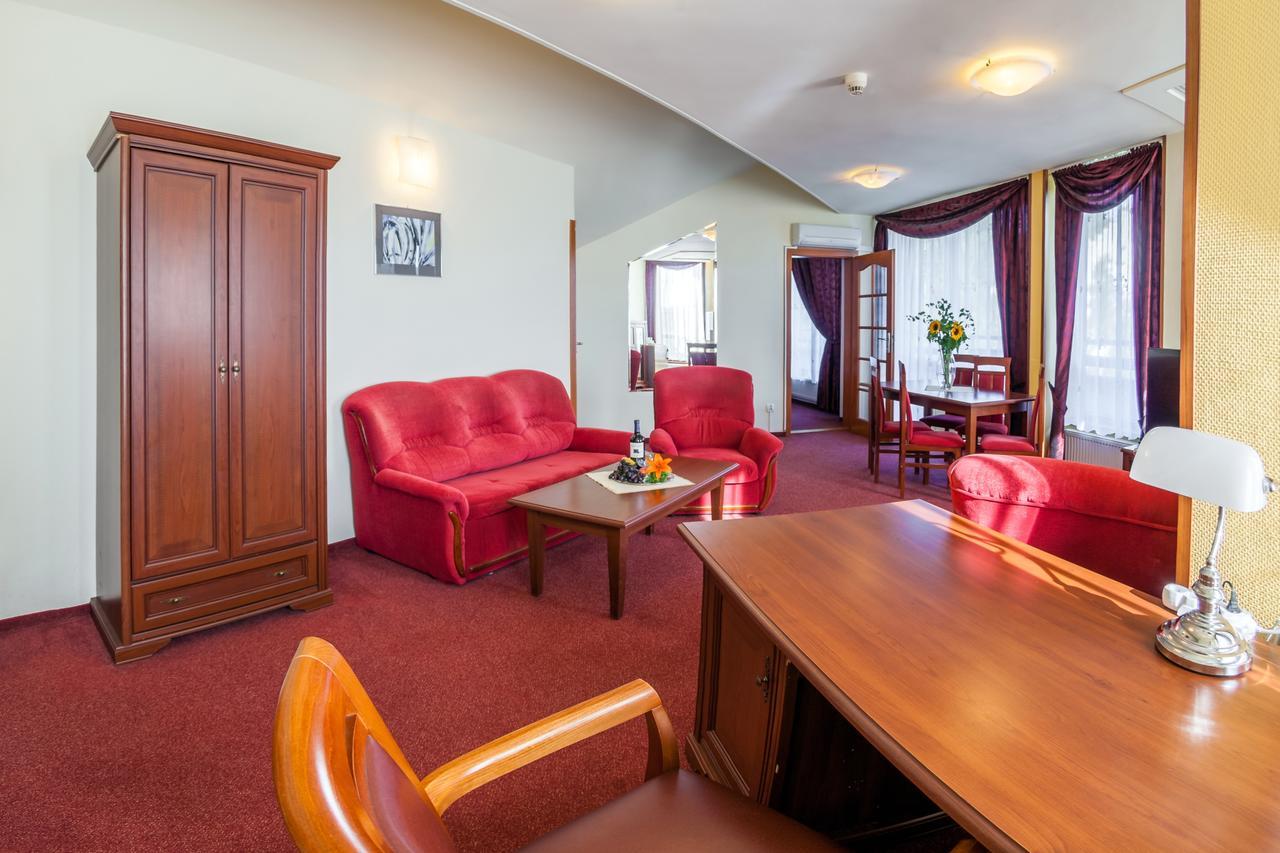 Hotel Jaskolka Ustron Dış mekan fotoğraf