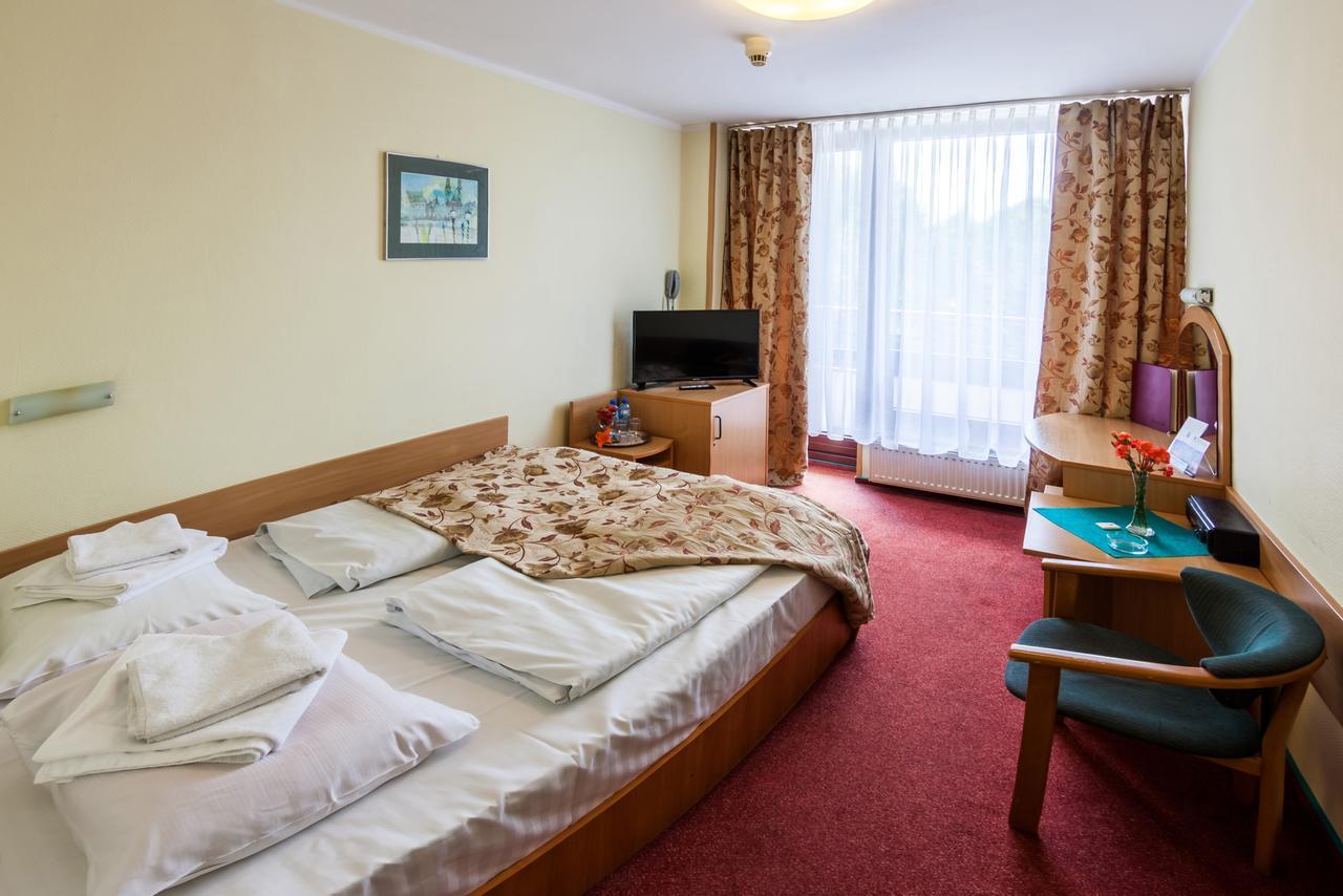 Hotel Jaskolka Ustron Dış mekan fotoğraf