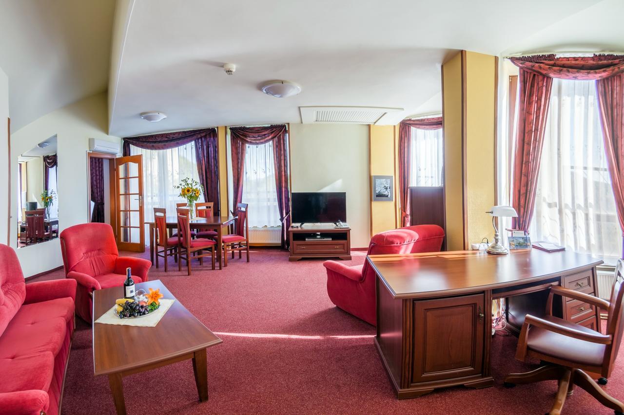 Hotel Jaskolka Ustron Dış mekan fotoğraf