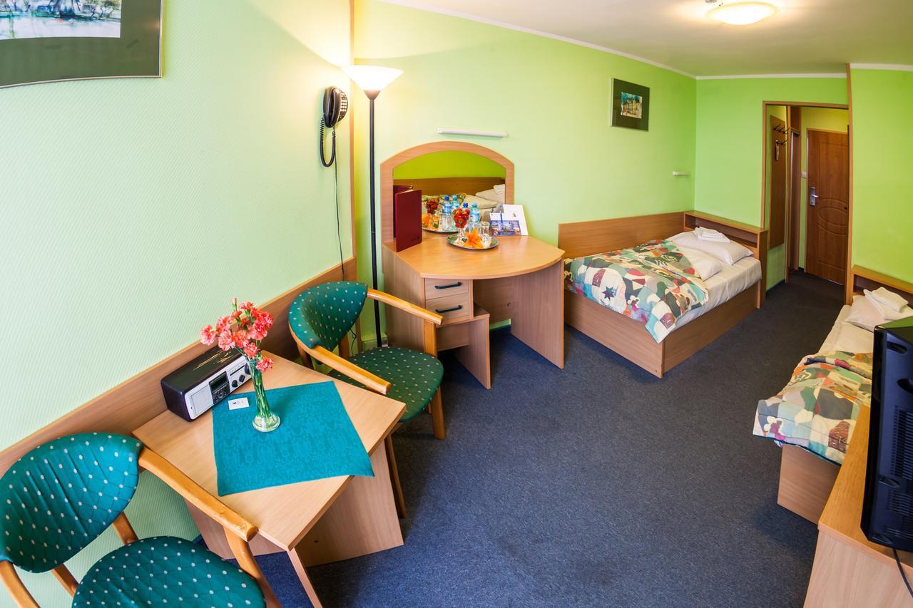 Hotel Jaskolka Ustron Dış mekan fotoğraf