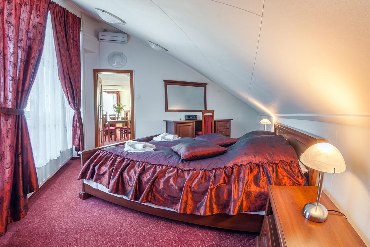 Hotel Jaskolka Ustron Dış mekan fotoğraf