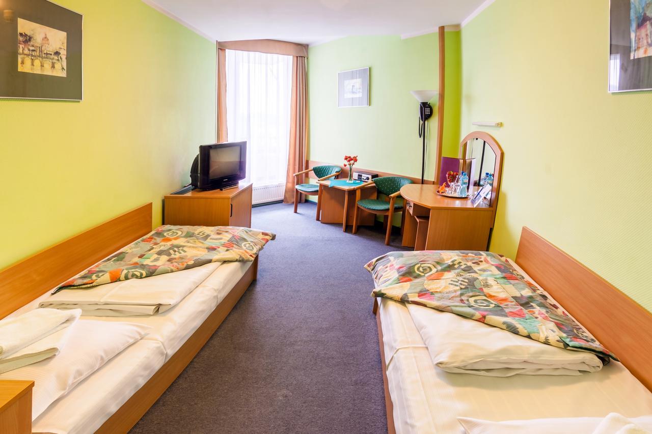 Hotel Jaskolka Ustron Dış mekan fotoğraf
