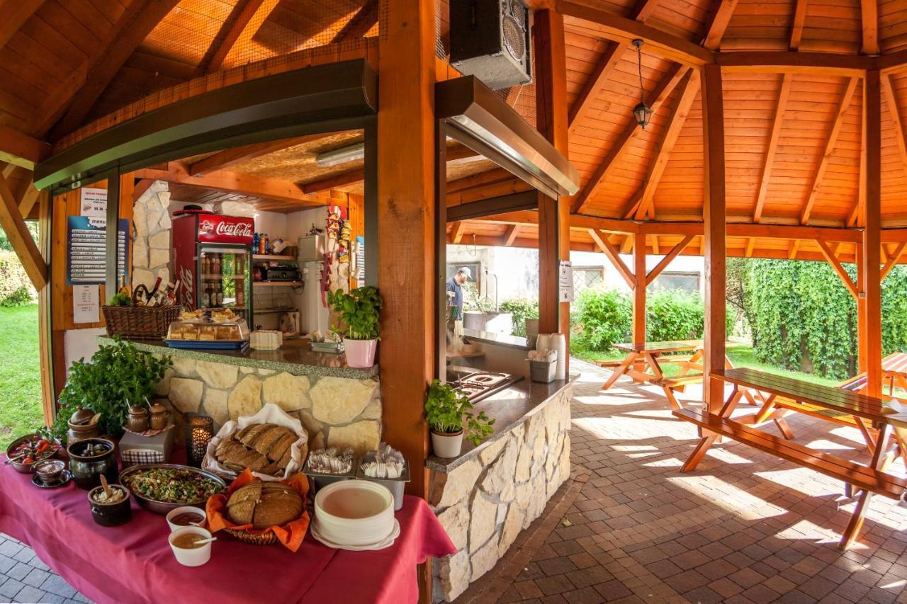 Hotel Jaskolka Ustron Dış mekan fotoğraf