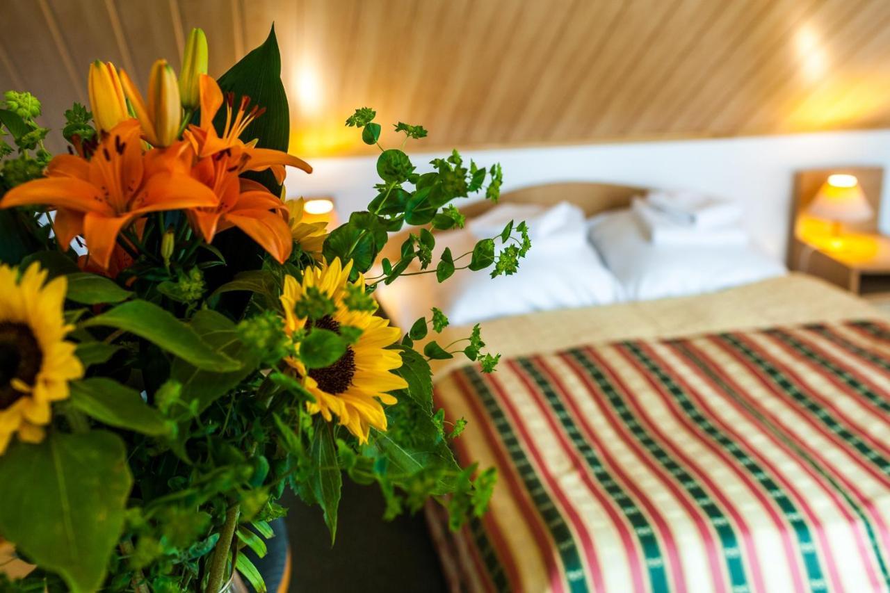 Hotel Jaskolka Ustron Dış mekan fotoğraf