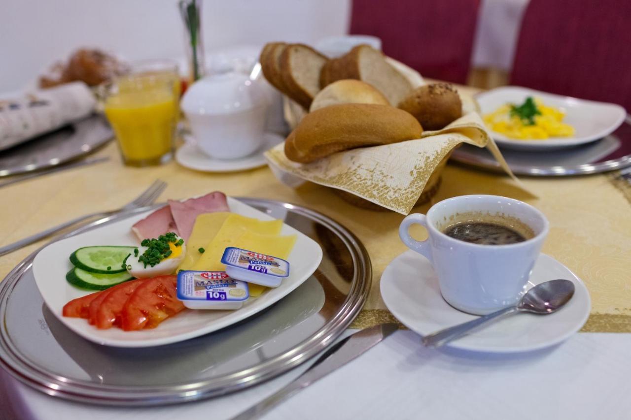 Hotel Jaskolka Ustron Dış mekan fotoğraf